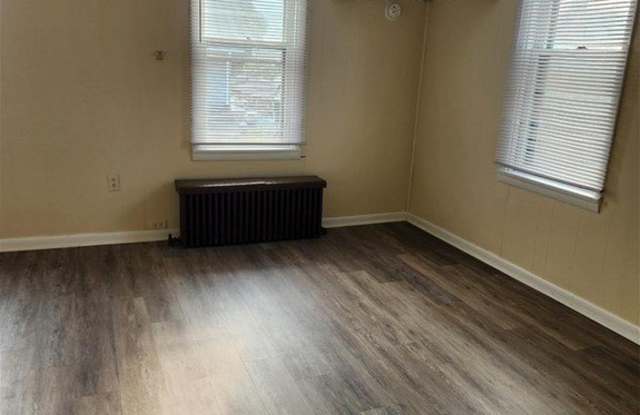 1843 Washington Avenue Gallery 4