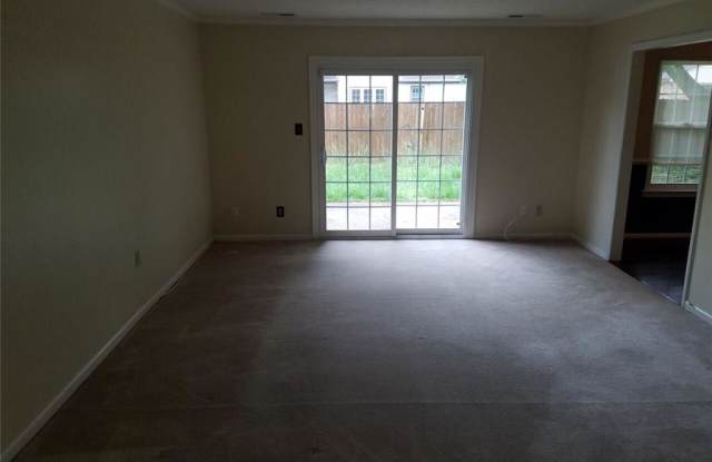 5009 Meadow Pines Place Gallery 3