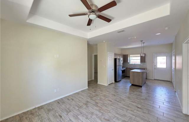 5005 North Hiawatha Drive - 3 Gallery 4