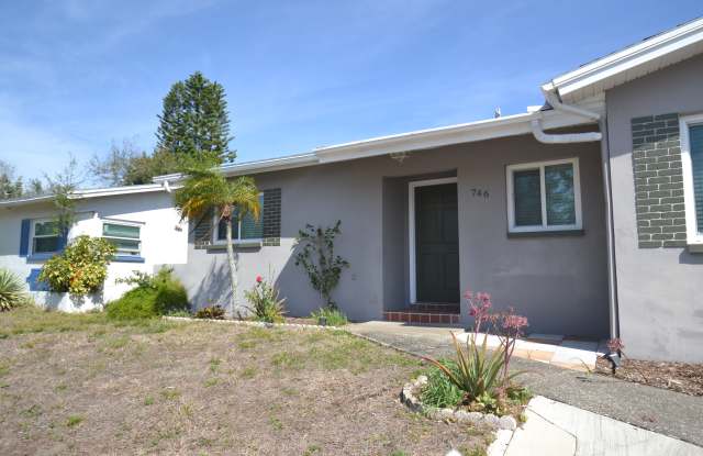 746 Barbara St - 746 Barbara Street, Palm Harbor, FL 34684