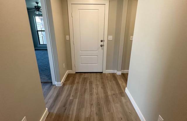 Nice home in The Meadows! Gallery 4