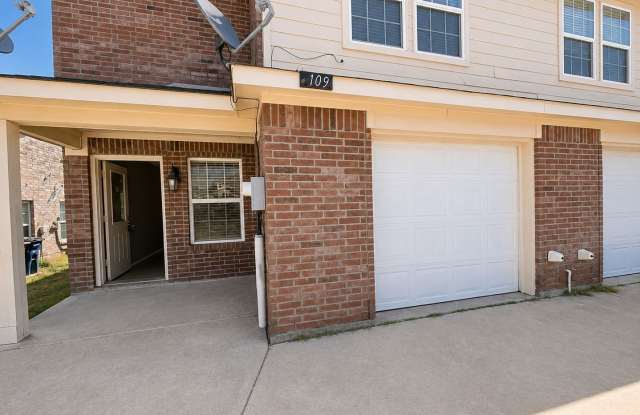 1109-1111 Parkway Trail Gallery 4