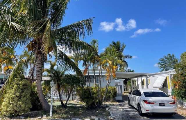 2875 SW 58th St photos photos