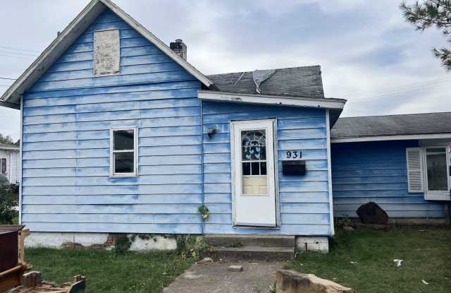 931 Baldwin St photos photos