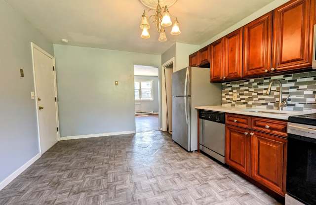 75 Belair Drive Gallery 4
