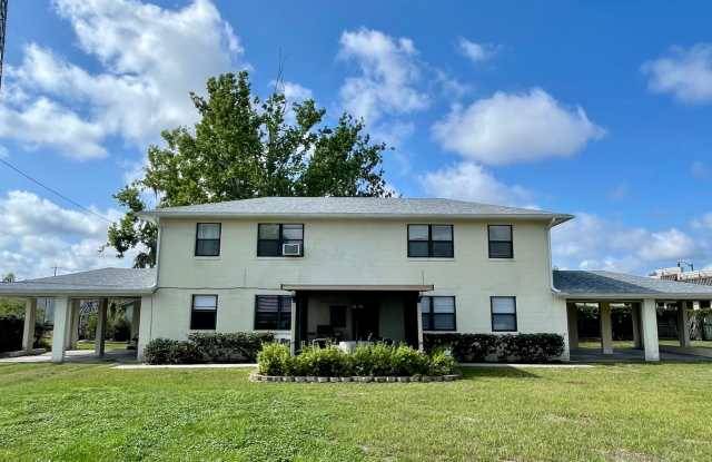 Renovated 1 bedroom 1 bath Winter Park Apartment $1195/mo! - 1820 Karolina Avenue, Fairview Shores, FL 32789
