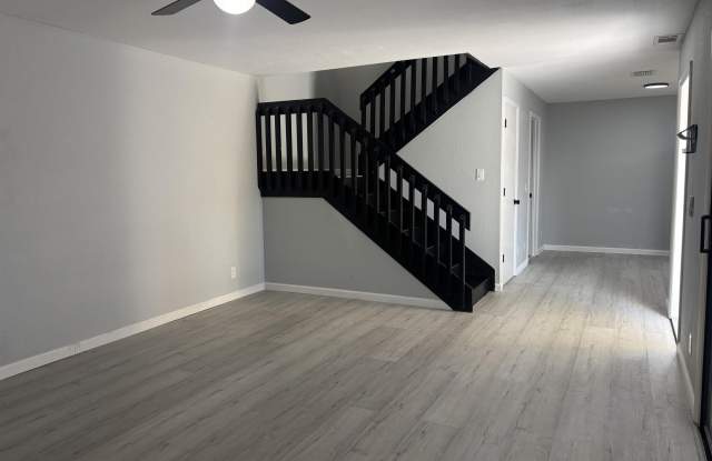 4517 NE Kaileen Circle NE Gallery 4