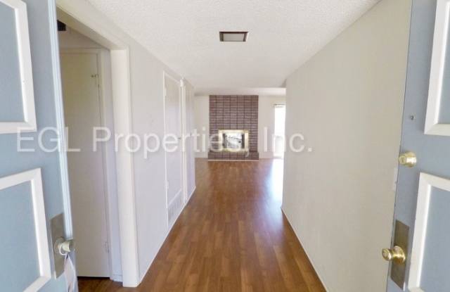 24272 Hatteras Street Gallery 4