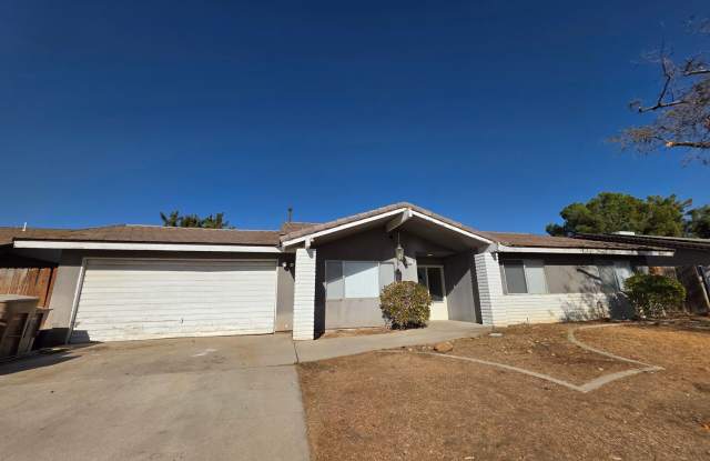 3818 Christmas Tree Ln - House Gallery 1