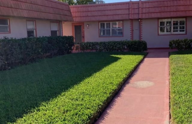 340 Seville O - 340 Seville Court, Palm Beach County, FL 33446