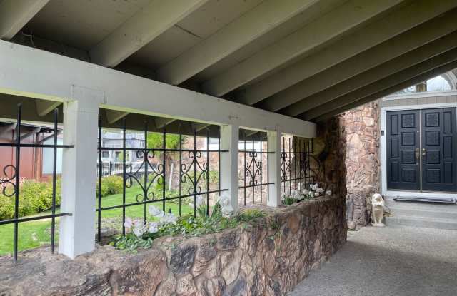 Spacious home in the Tahoe Keys Community avail. for a Winter seasonal lease! Gallery 4