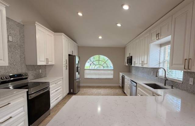 31352 GOLDEN GATE Drive Gallery 4
