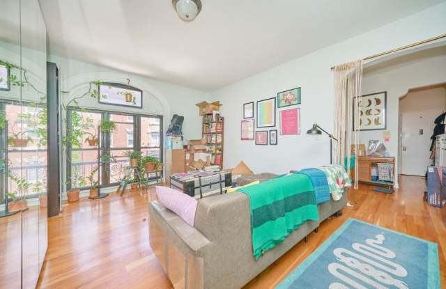587 Riverside Drive - 587 Riverside Drive, New York City, NY 10031