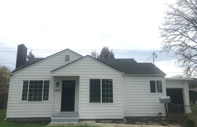 2565 E St - 2565 E Street, Springfield, OR 97477