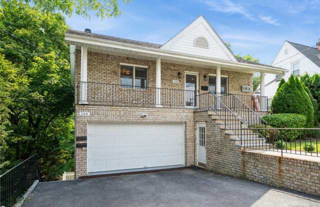 140 Woodside Avenue - 140 Woodside Avenue, Harrison, NY 10604