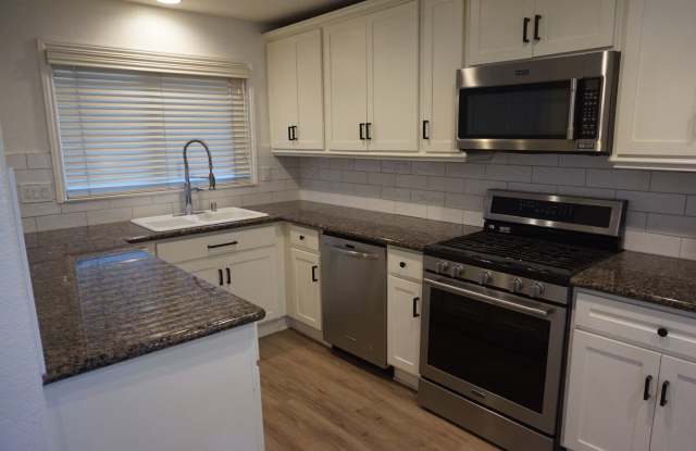 2 Bedroom, 2 Bathroom Condo Gallery 3