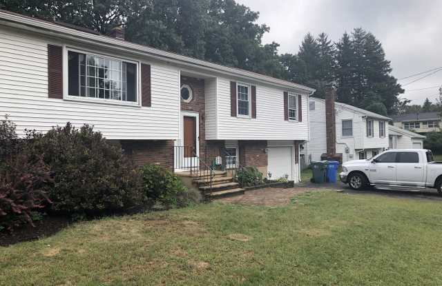 180 Tanglewood Drive South Gallery 1