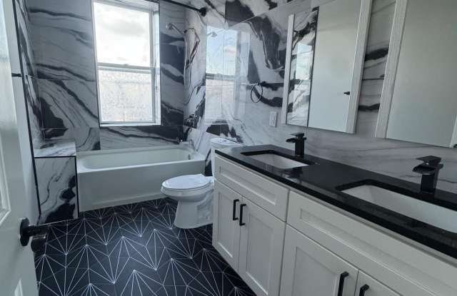 2700 ASH STREET Gallery 3