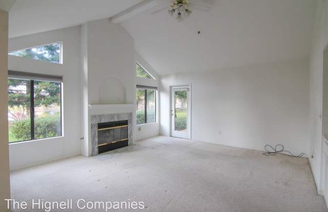 23 Sierra Lakeside Lane Gallery 2