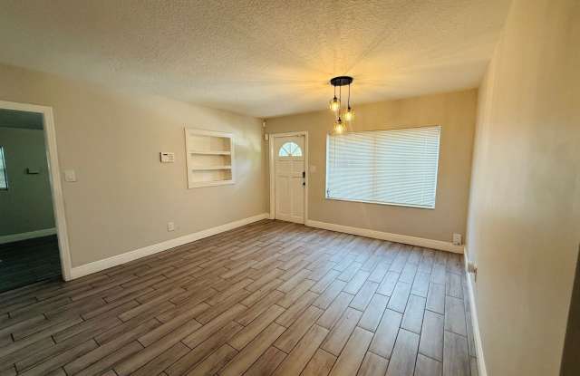Come see this beautiful 4 bedroom, 2 bath home for rent near Busch Gardens! Gallery 4