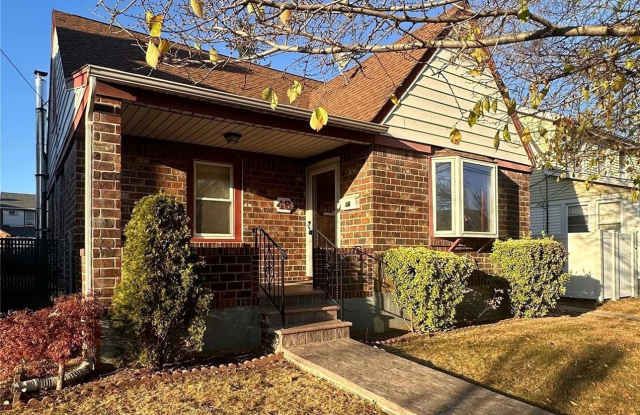 46 E John Street - 46 East John Street, Hicksville, NY 11801