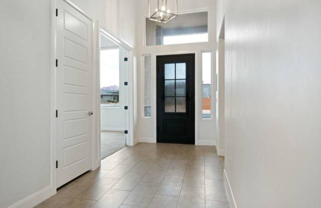 Stunning Four Bedroom Home in Ivins Gallery 4
