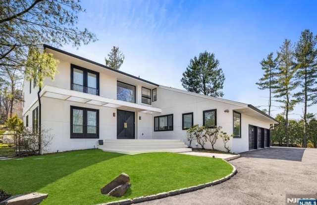 1 Hemlock Drive Gallery 1