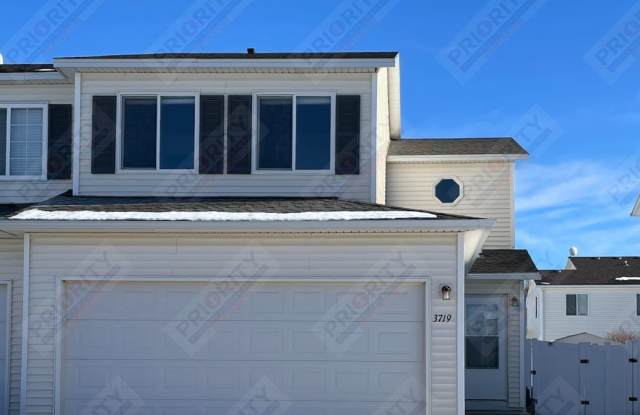 3 bedrooms, 2.5 bath Townhouse photos photos