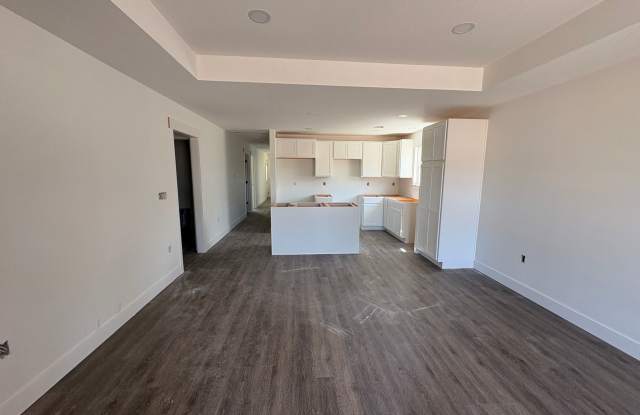 Newly Built 3 bedroom 2 bathroom Home: Pre-leasing for Mid Sept. Move-in. Gallery 3