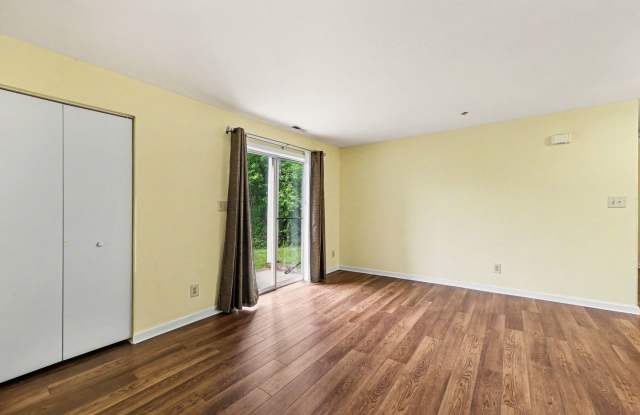 CONDO FOR RENT STAFFORD Gallery 4