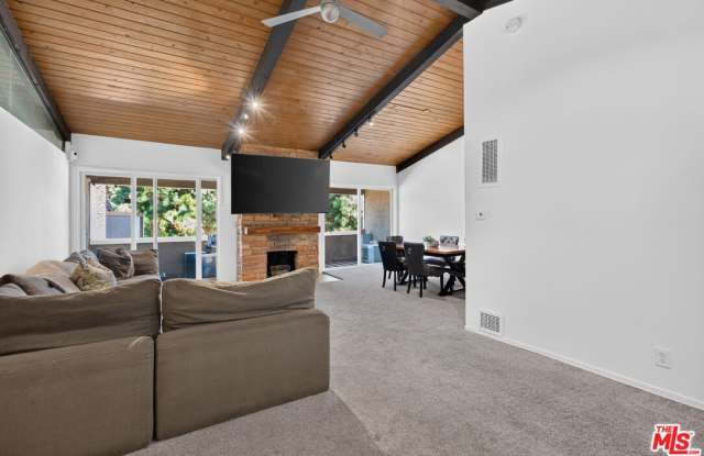 6315 Green Valley Cir Gallery 2