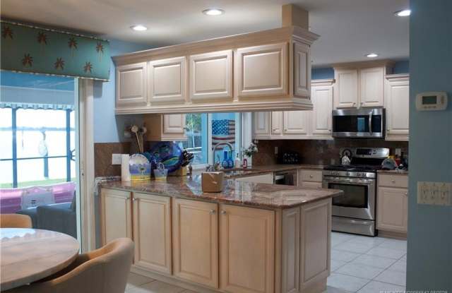 2744 NW Howard Creek Lane Gallery 4