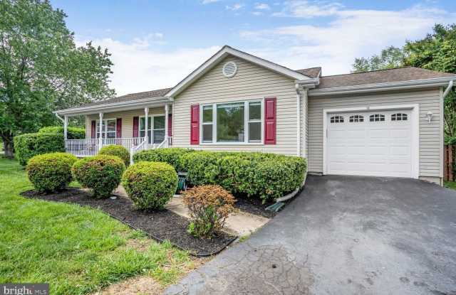 13 THORNBERRY LANE photos photos