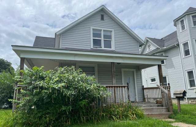 2 bedroom single family home - 1432 36th Street, Rock Island, IL 61201