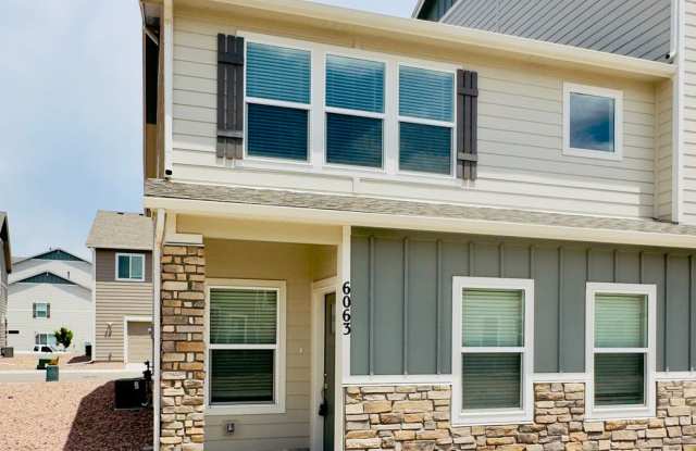 3 Bedroom 2.5 bath 2 car garage with central air photos photos