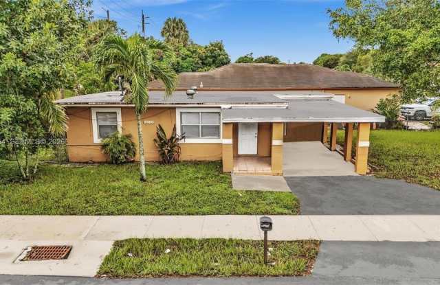 2800 NW 6th Ct photos photos