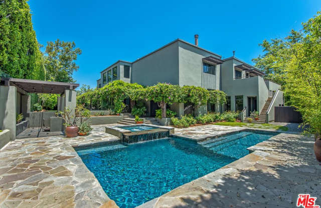 551 AMALFI Drive Gallery 3