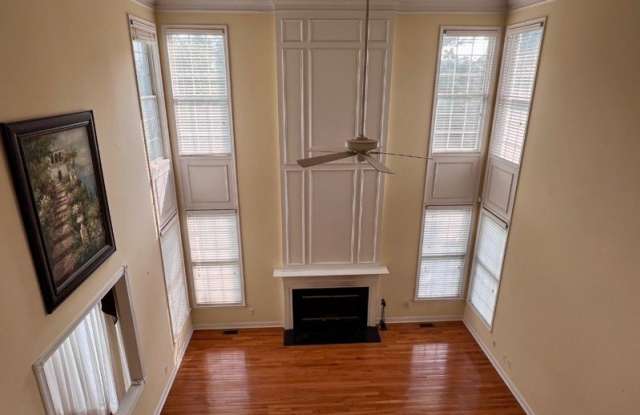 9 Queenberry Way Gallery 2