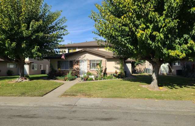 UPDATED RENTAL IN SACRAMENTO! Gallery 3