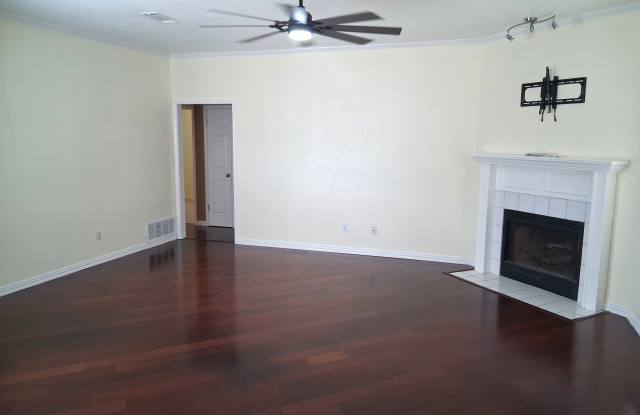 4102 Carolyn Drive Gallery 2