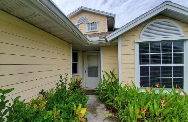 2 Bedrooms plus Loft! Gallery 1