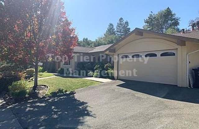 Very nice 4 Bed /2 Bath/1,948 Sqft house in desirable Campolindo neighborhood in Moraga available July 1st for lease! photos photos