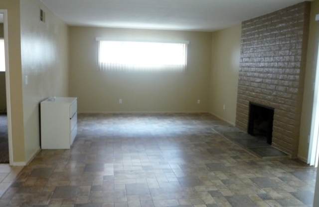 3371 Mercer Lane Gallery 2