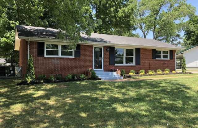 AVAILABLE JULY 15TH. 3 BEDROOM 1 1/2 BATH HOME CLOSE TO MTSU AND DOWNTOWN MURFREESBORO. $1750 PER MONTH. photos photos