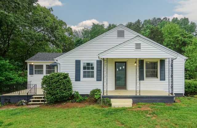 Three Bedroom Single Family Home! Gallery 3