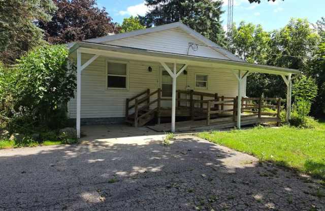 7028 Bailey Road Gallery 2