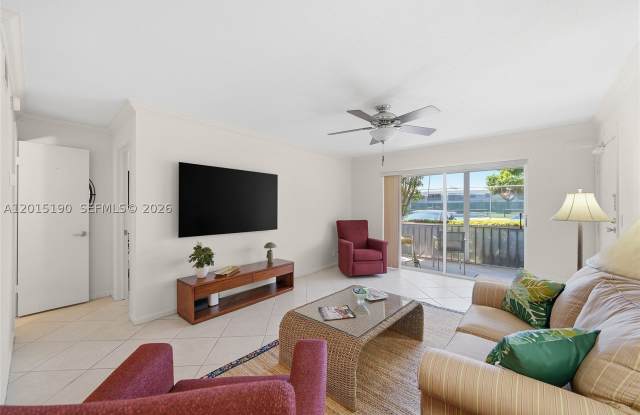 6273 Bay Club Dr Gallery 4