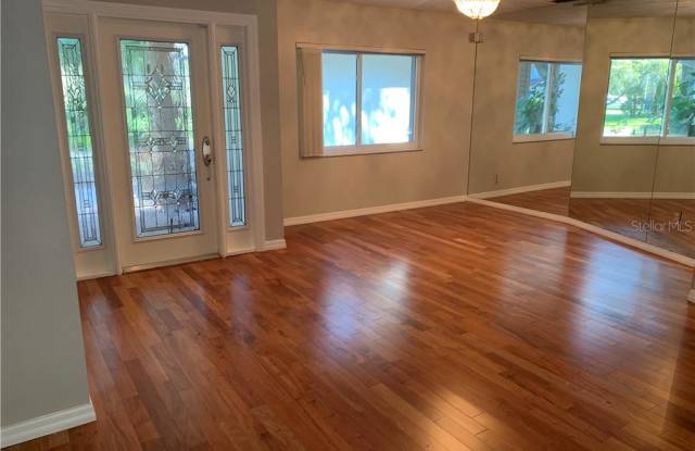 3329 FOXRIDGE CIRCLE Gallery 2