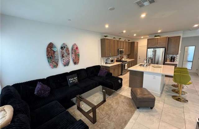 Modern Furnished Optional 3 Bedroom Townhome in Prime Southern Highlands Location photos photos