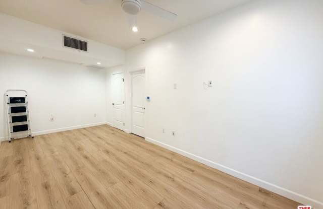 816 1/2 N Mccadden Pl Gallery 2